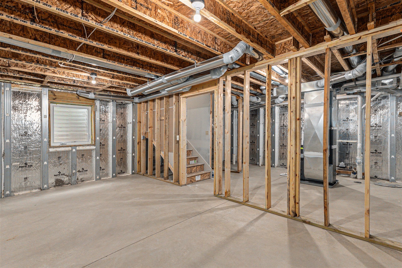 2058 Linden Avenue Property Photo 13