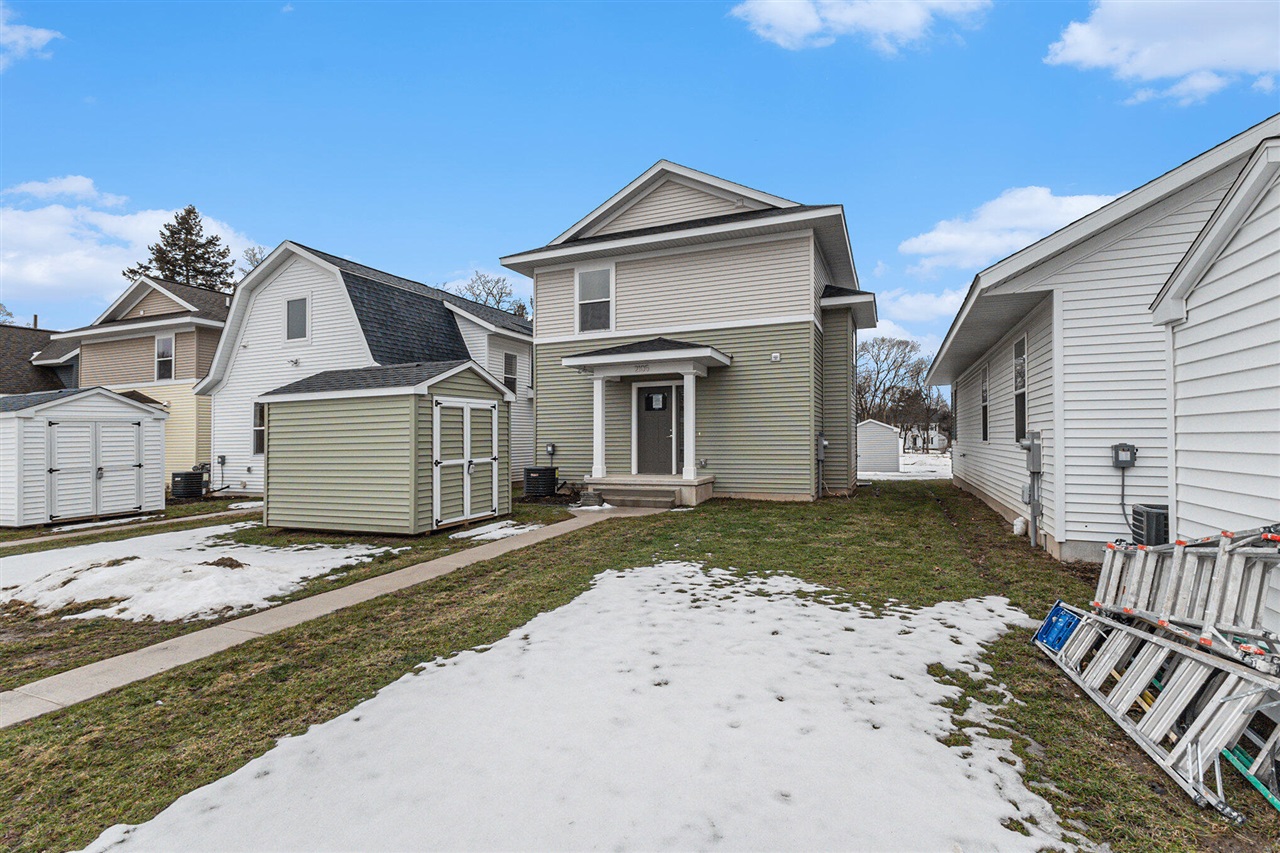 2058 Linden Avenue Property Photo 14