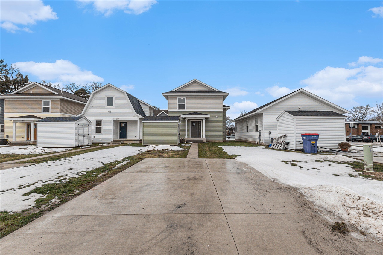 2058 Linden Avenue Property Photo 15