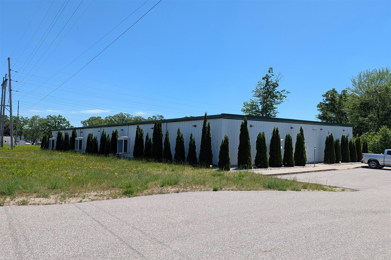3129 E Laketon Avenue Property Photo 3
