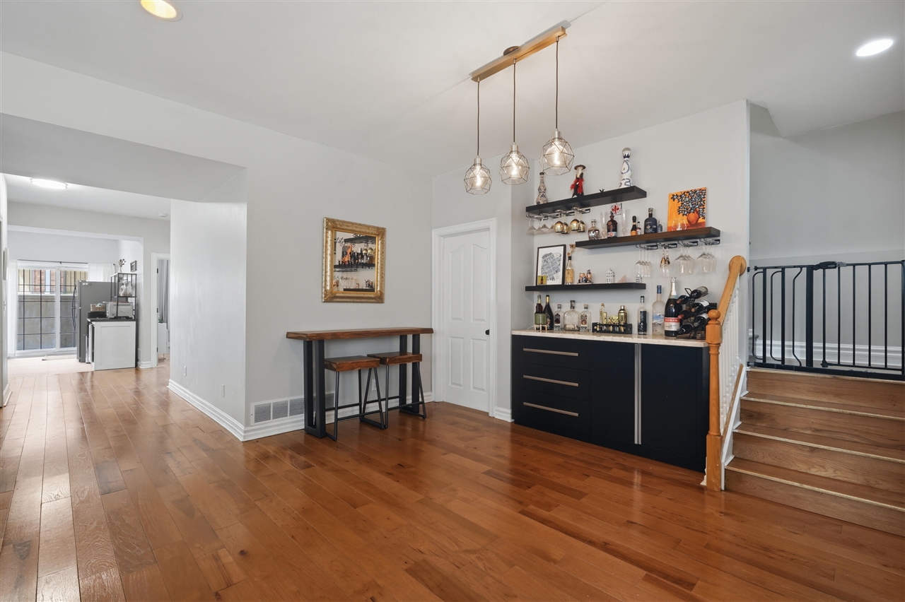429 E Ferry Street Property Photo 12