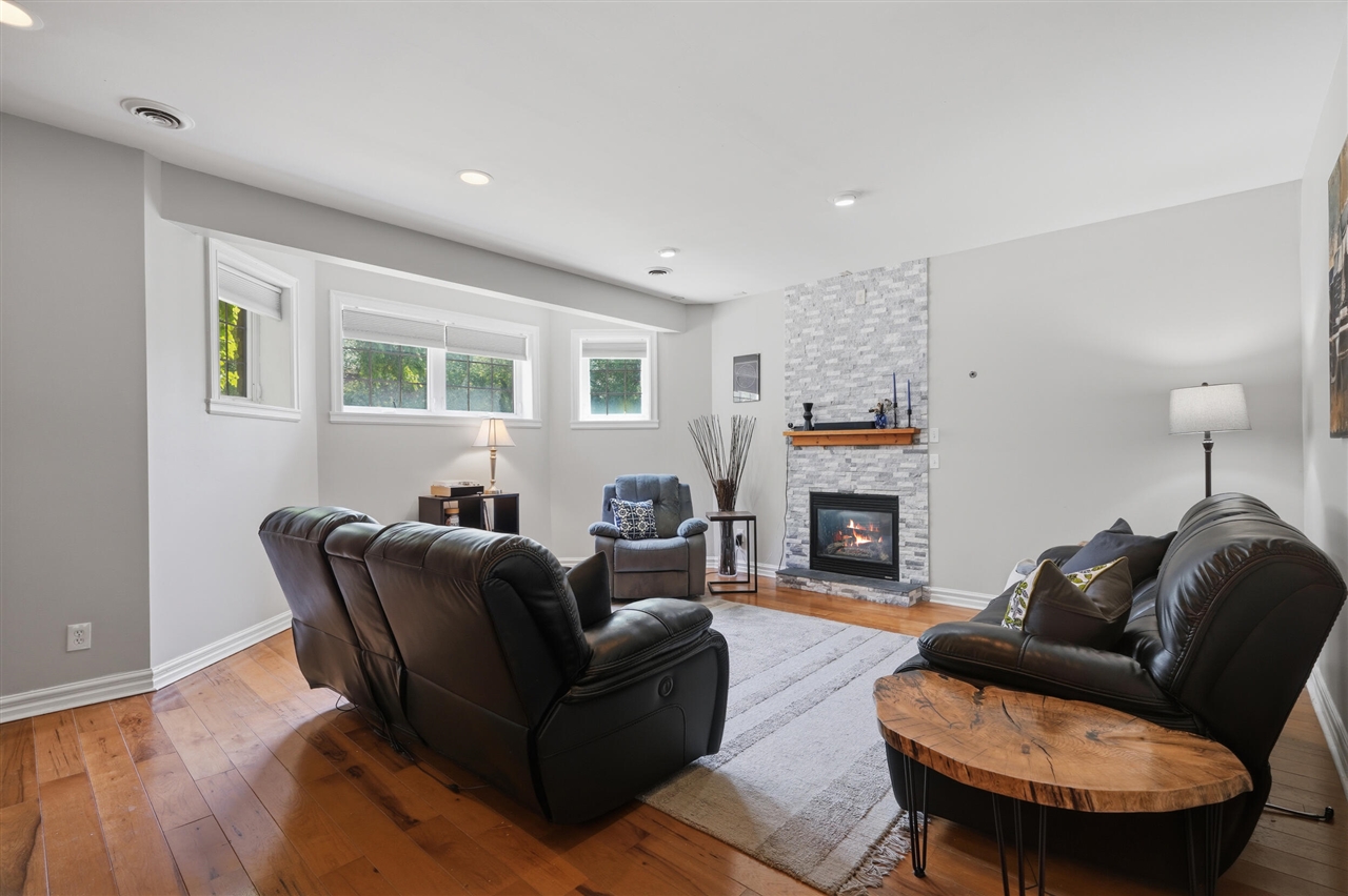 429 E Ferry Street Property Photo 15