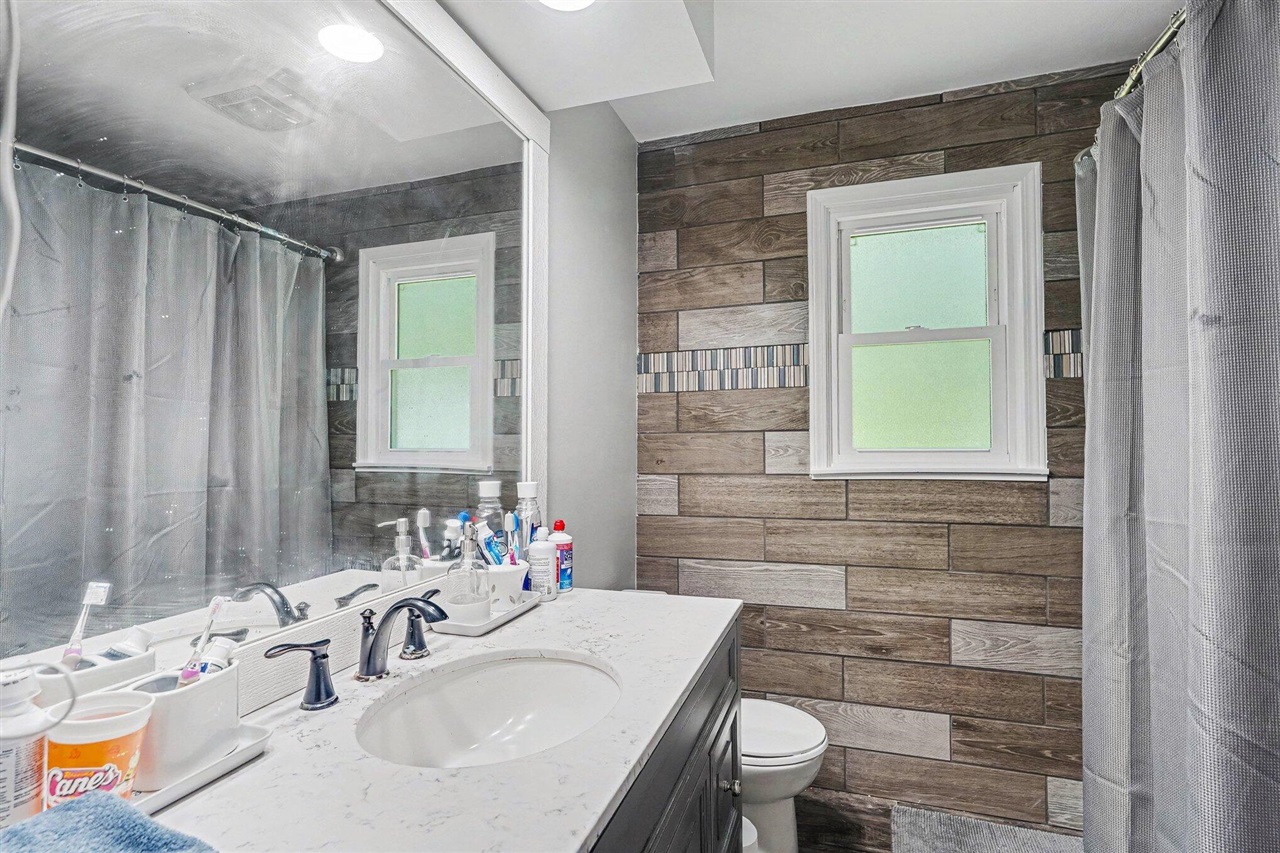 108 Shadowood Lane Property Photo 11