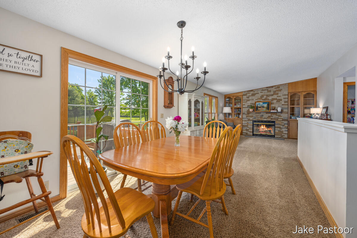 9951 10 Mile Road Property Photo 7