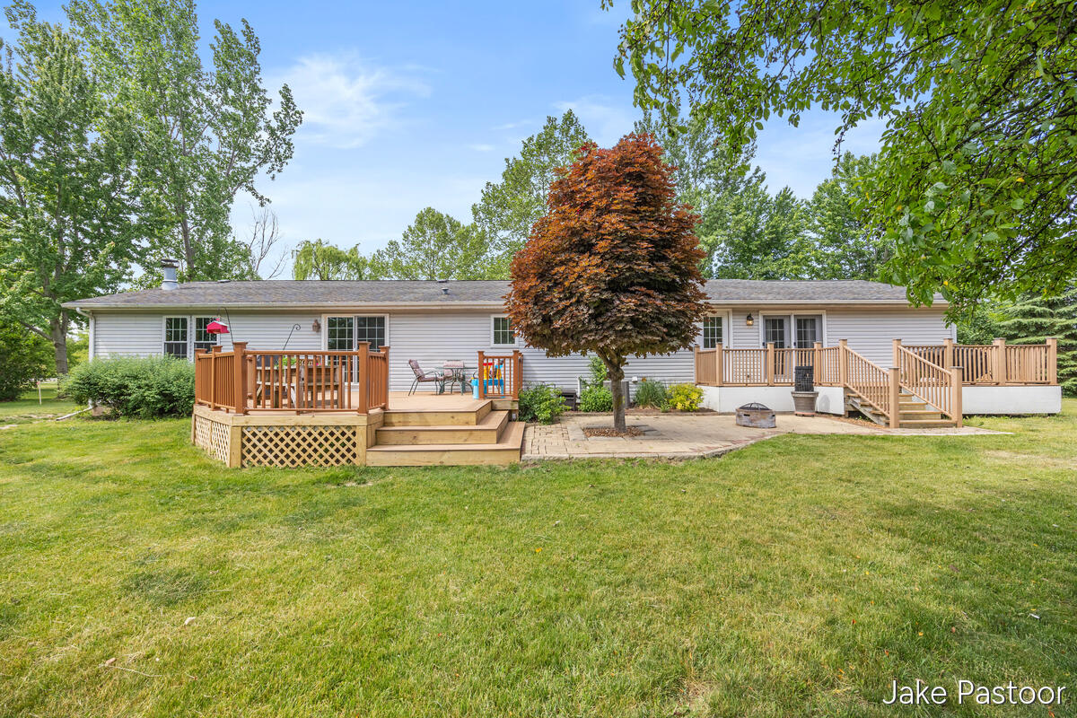 9951 10 Mile Road Property Photo 38