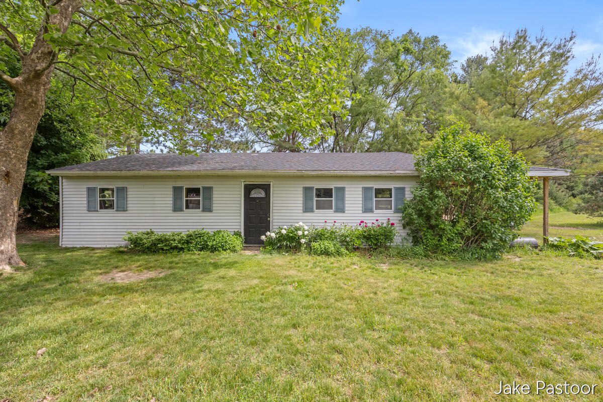 9951 10 Mile Road Property Photo 39