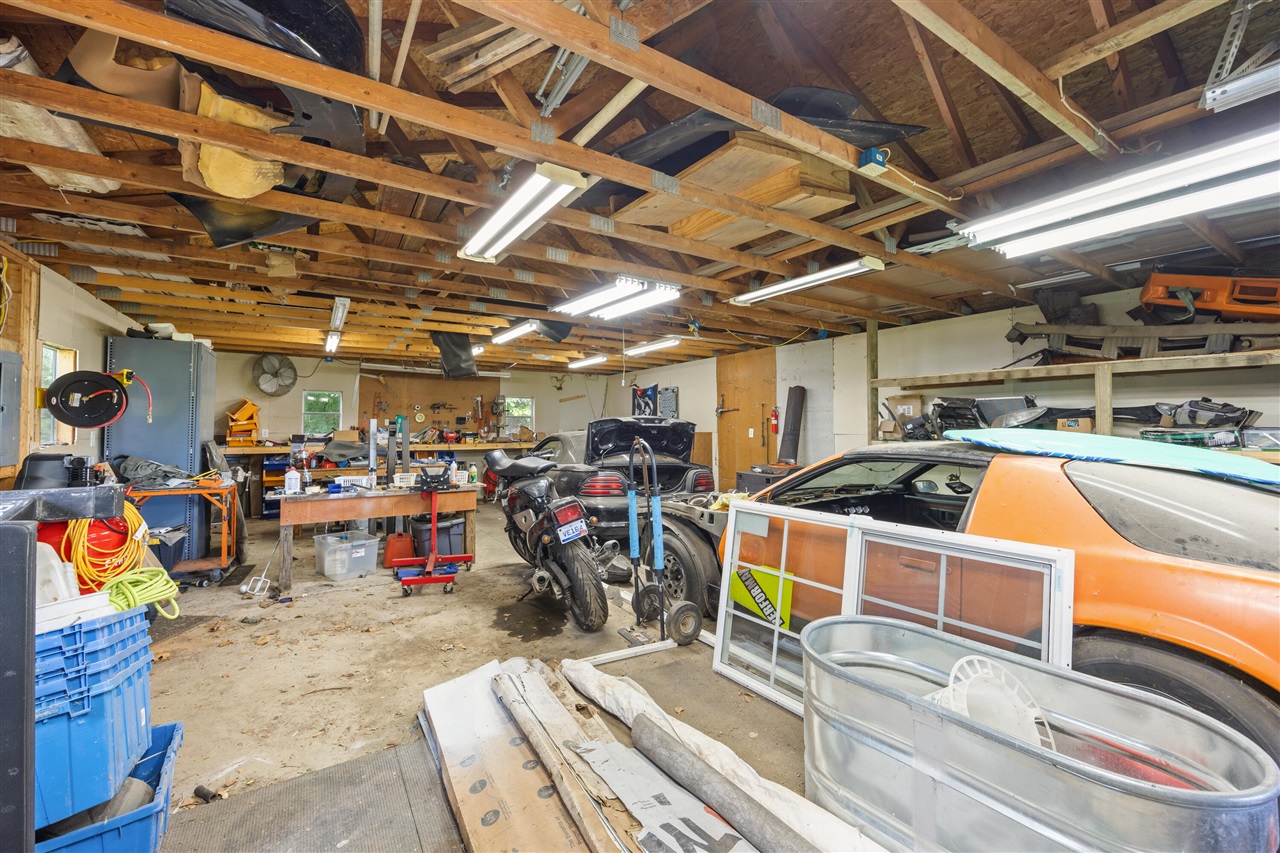 9951 10 Mile Road Property Photo 40
