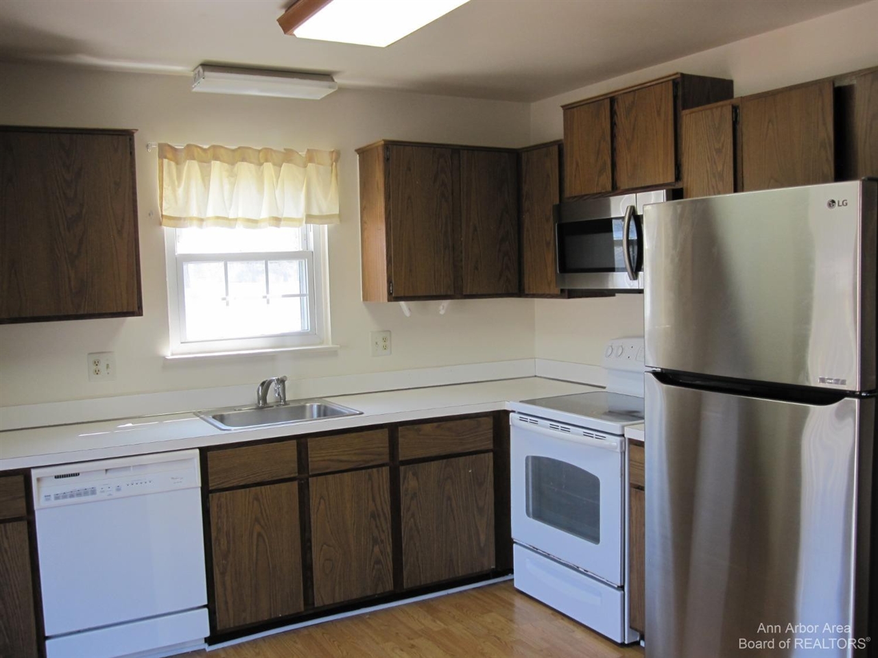 3238 Alpine Drive Property Photo 6