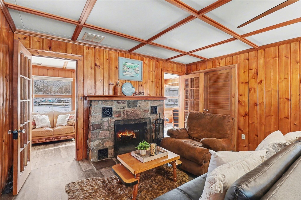 11637 Algonquin Drive Property Photo 3