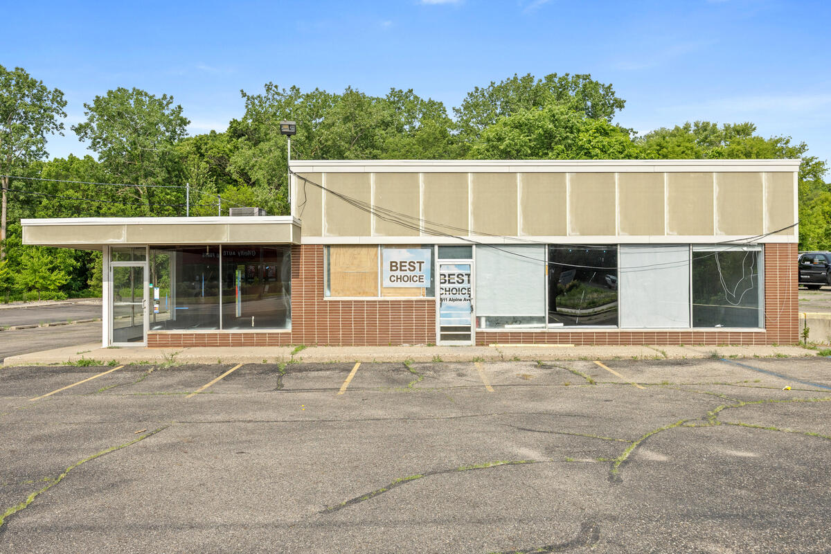 2611 Alpine Avenue Property Photo 1