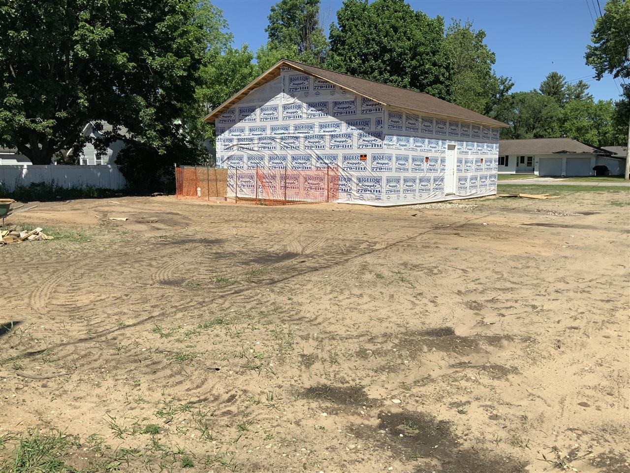209 Lincoln Street Property Photo 1
