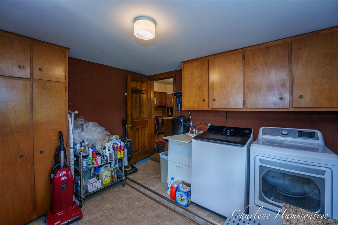 9111 Summit Avenue Property Photo 36