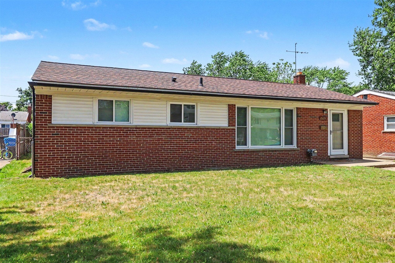 28691 Hales Street Property Photo 2