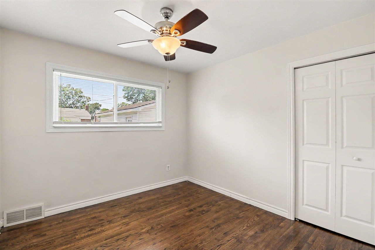 28691 Hales Street Property Photo 7