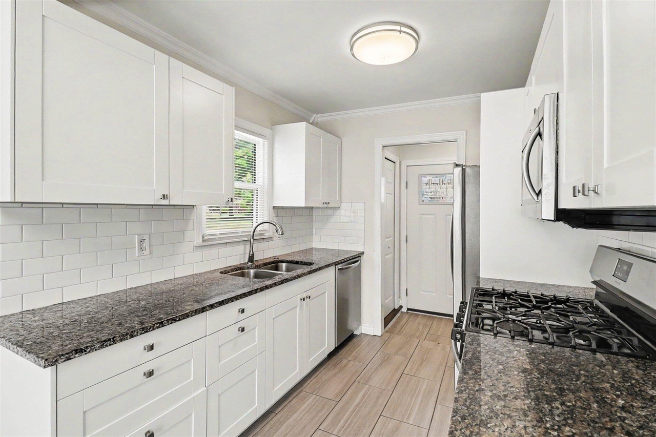 28691 Hales Street Property Photo 9