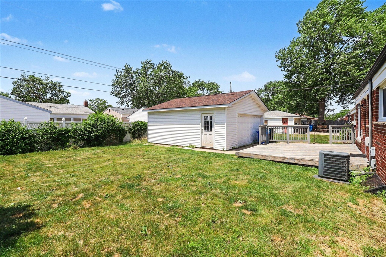 28691 Hales Street Property Photo 22