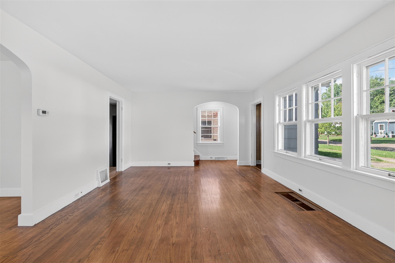 1109 S Webster Street Property Photo 8