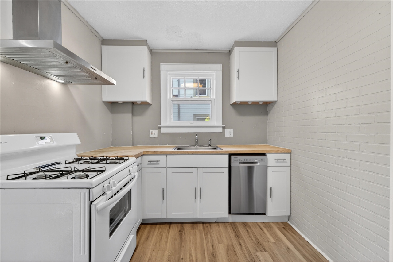 1109 S Webster Street Property Photo 14