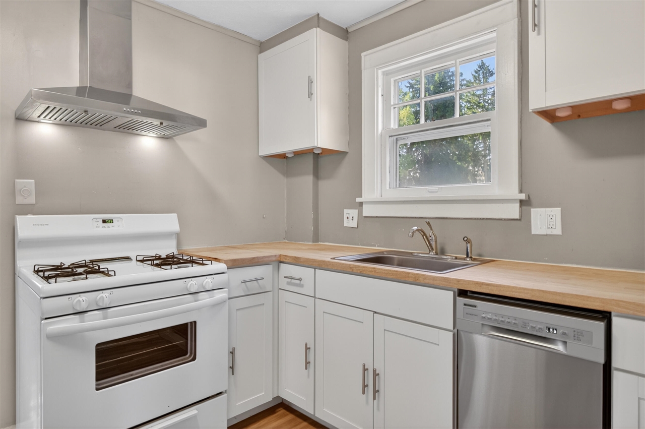 1109 S Webster Street Property Photo 15