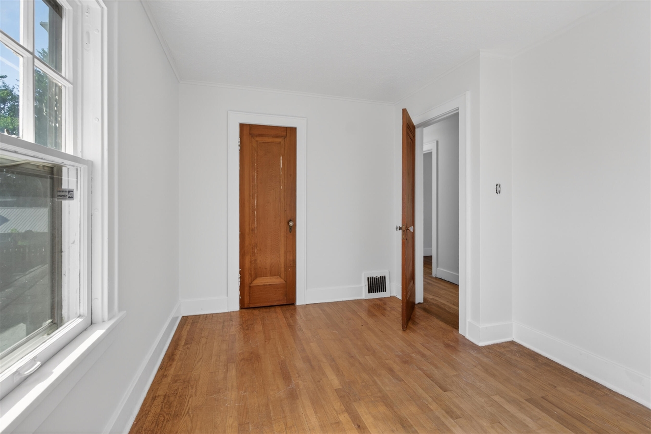 1109 S Webster Street Property Photo 27