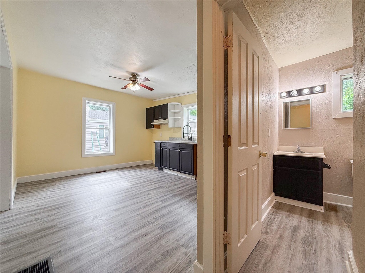 205 Pokagon Street Property Photo 7
