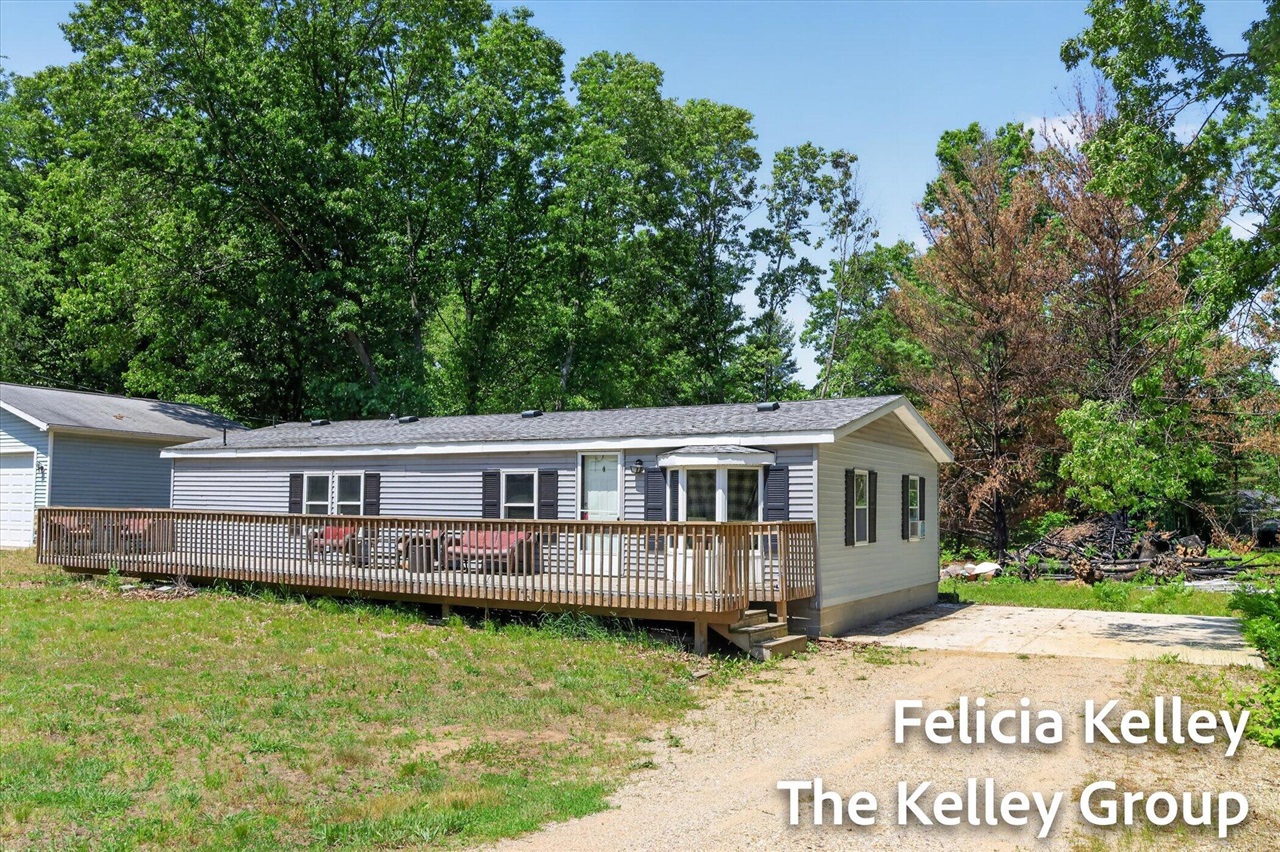 17158 Seneca Court Property Photo 2