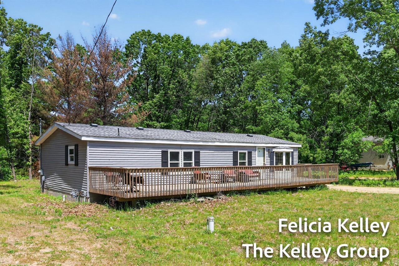 17158 Seneca Court Property Photo 3