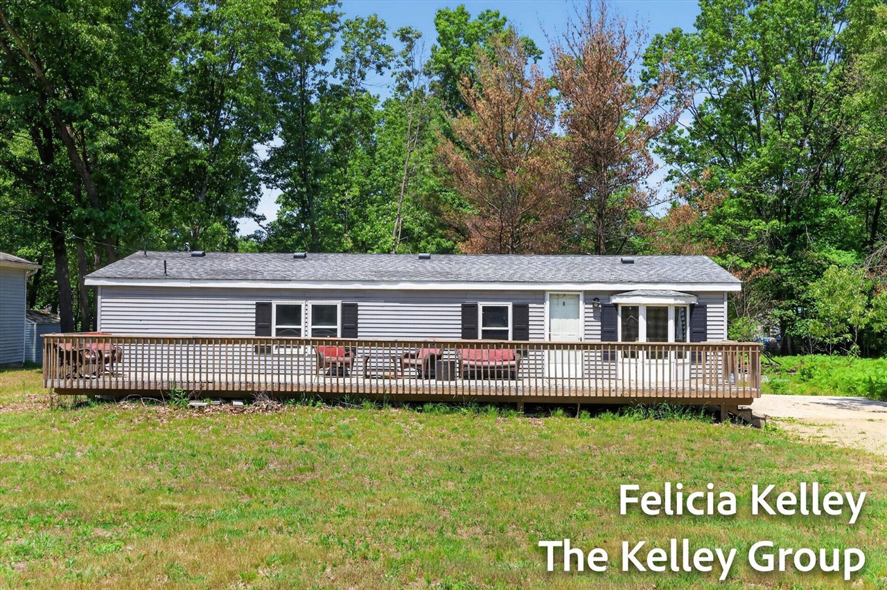 17158 Seneca Court Property Photo 4