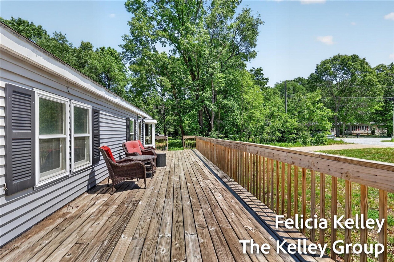 17158 Seneca Court Property Photo 6