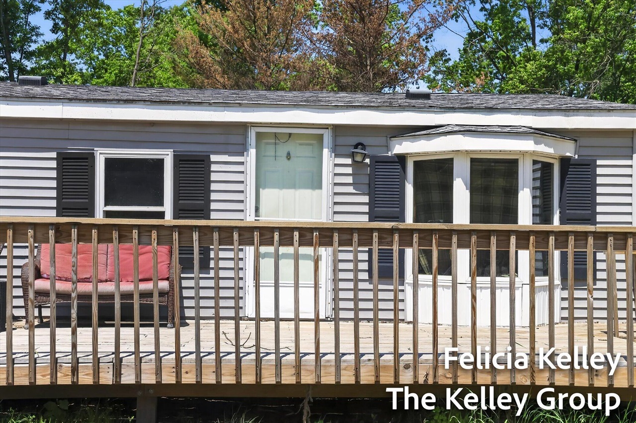 17158 Seneca Court Property Photo 7