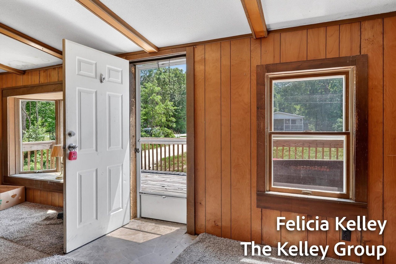 17158 Seneca Court Property Photo 8