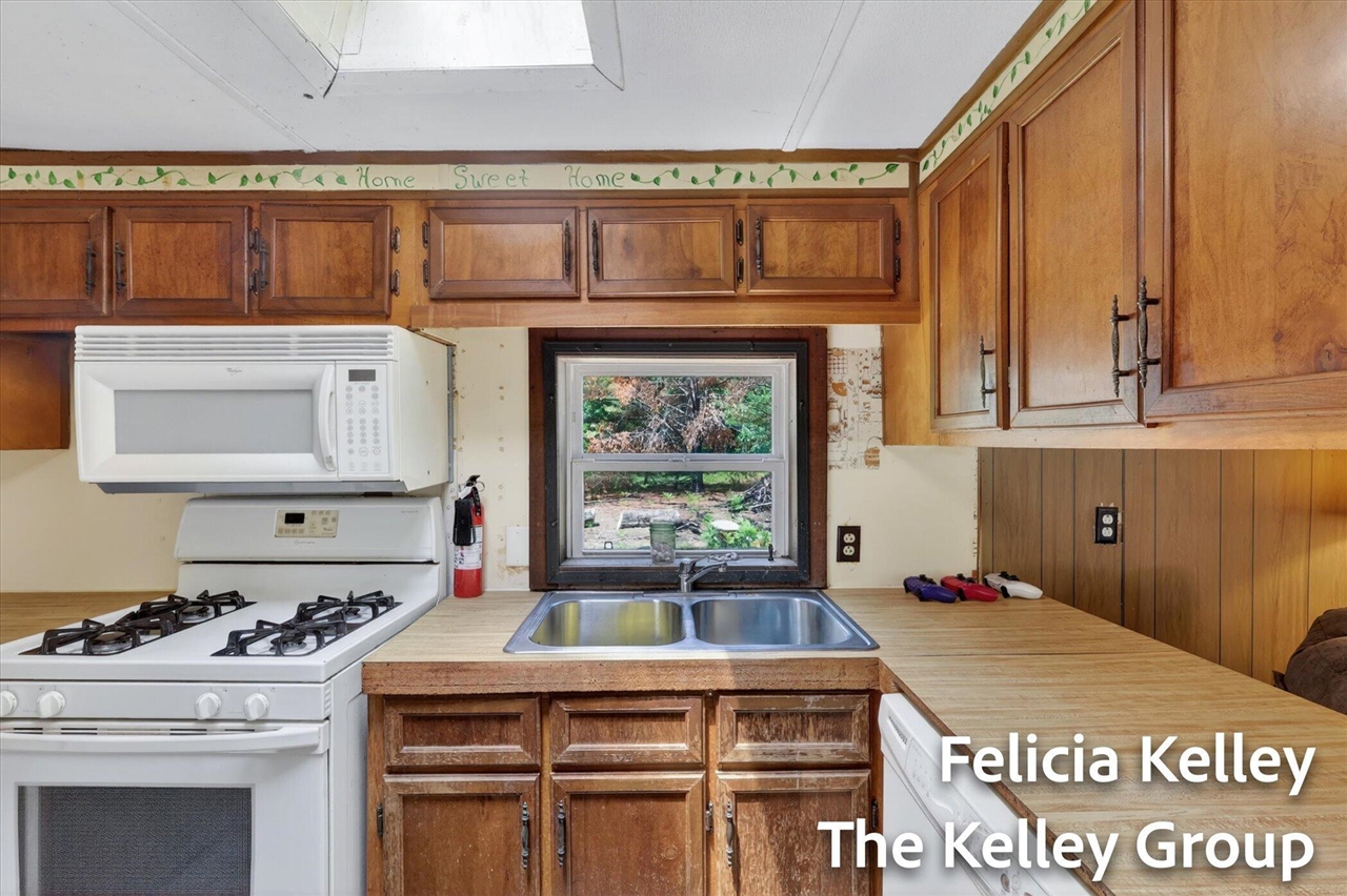 17158 Seneca Court Property Photo 17