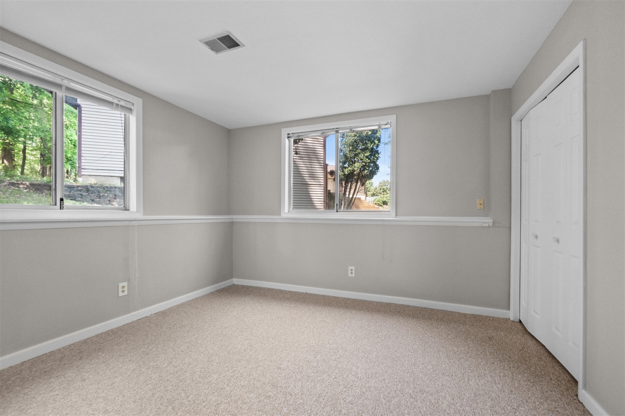 2975 Englewood Avenue Property Photo 13