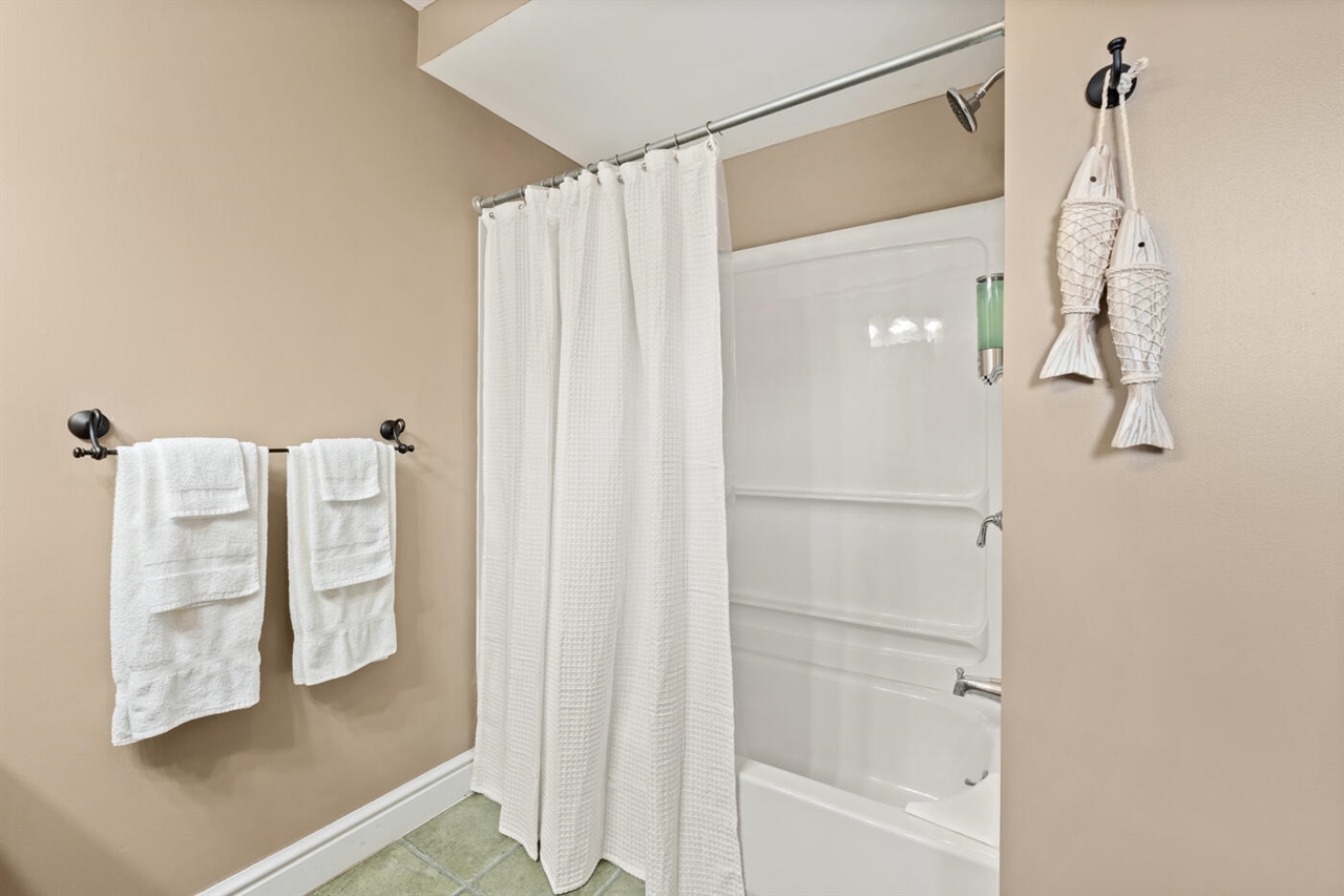 424 Huron Street Property Photo 34