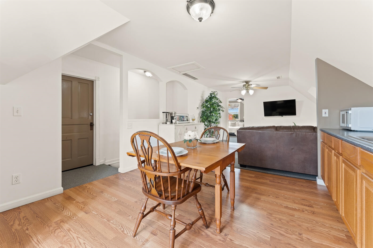 424 Huron Street Property Photo 47