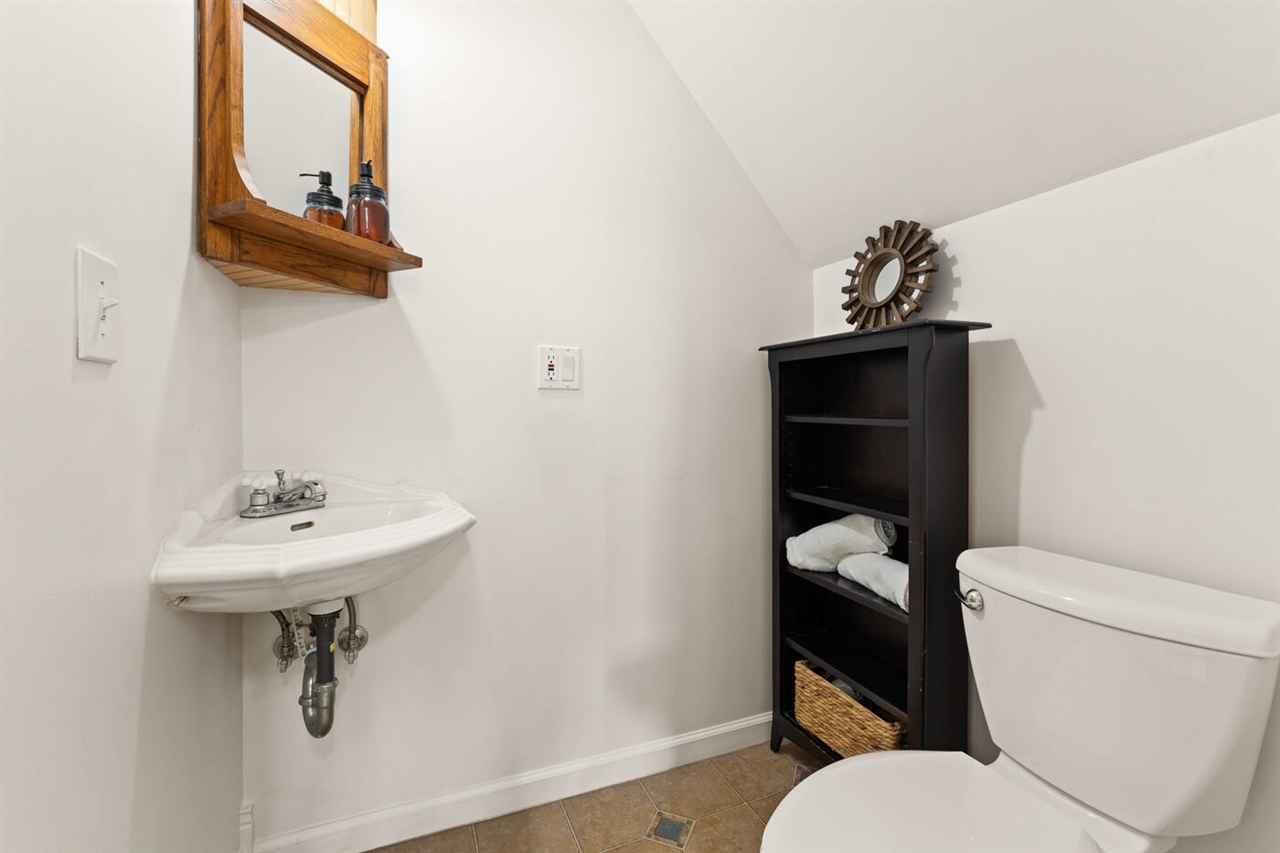 424 Huron Street Property Photo 57