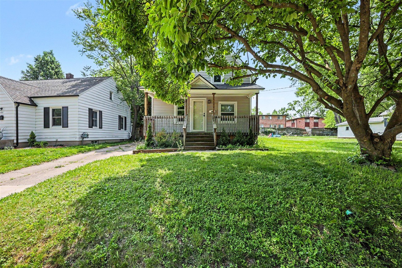 840 Spencer Street Property Photo 2