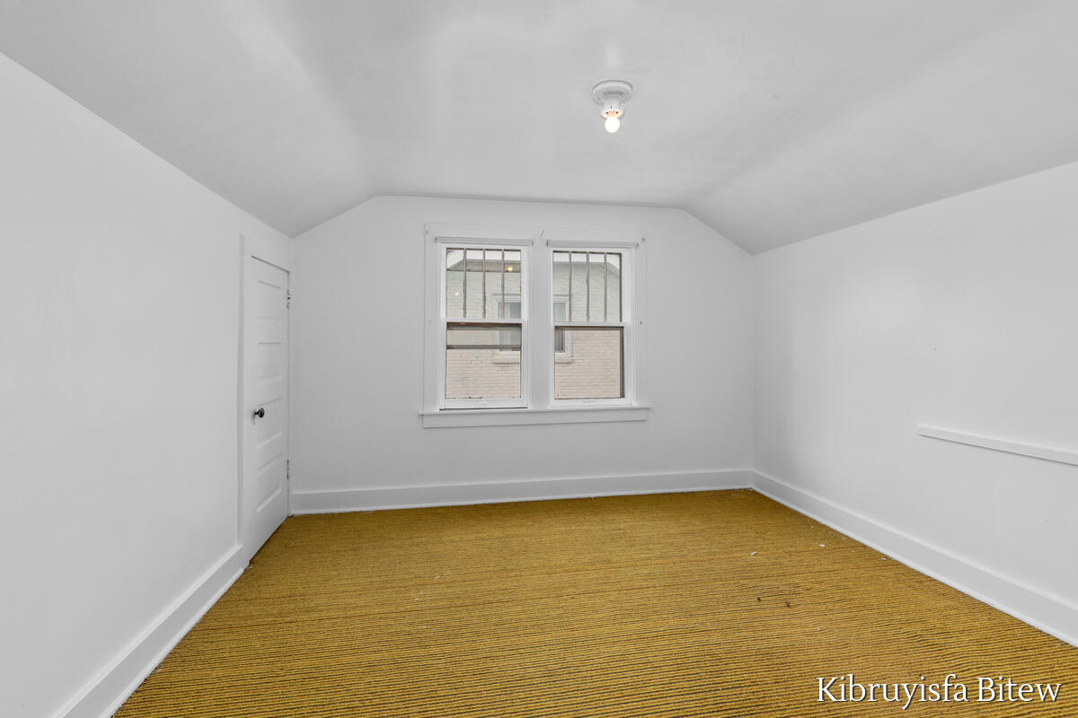 2453 Byron Center Avenue Property Photo 13