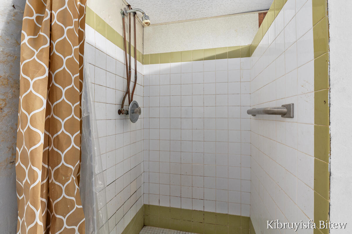 2453 Byron Center Avenue Property Photo 16
