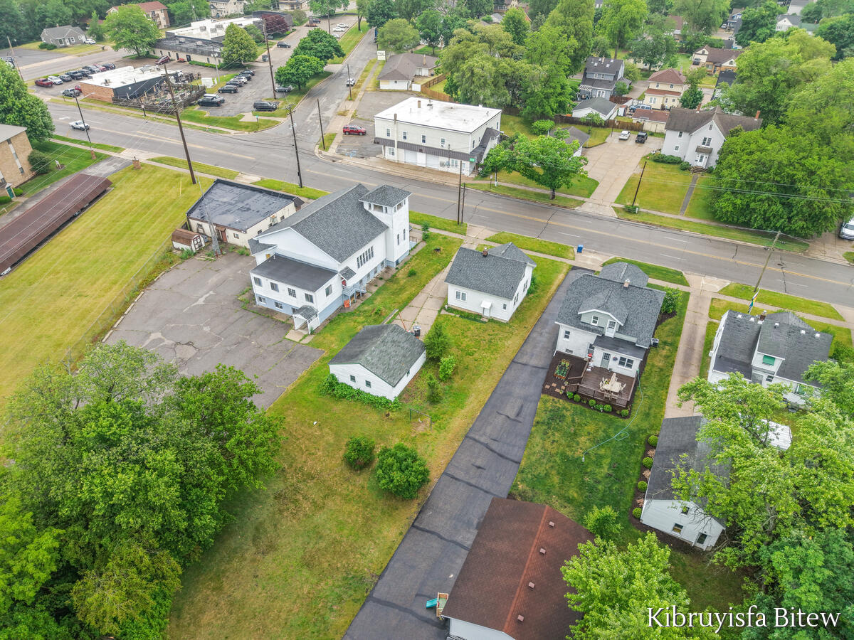 2453 Byron Center Avenue Property Photo 22