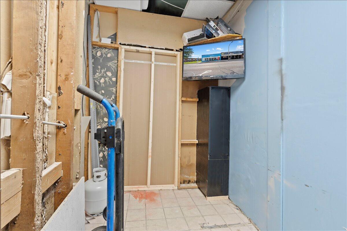 11283 W Jefferson Avenue Property Photo 14