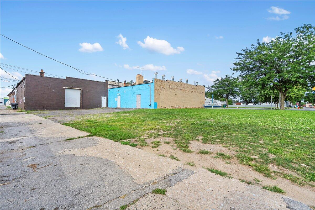 11283 W Jefferson Avenue Property Photo 16
