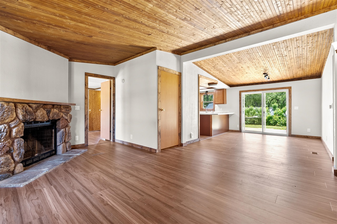 529 Riverside Drive Property Photo 4