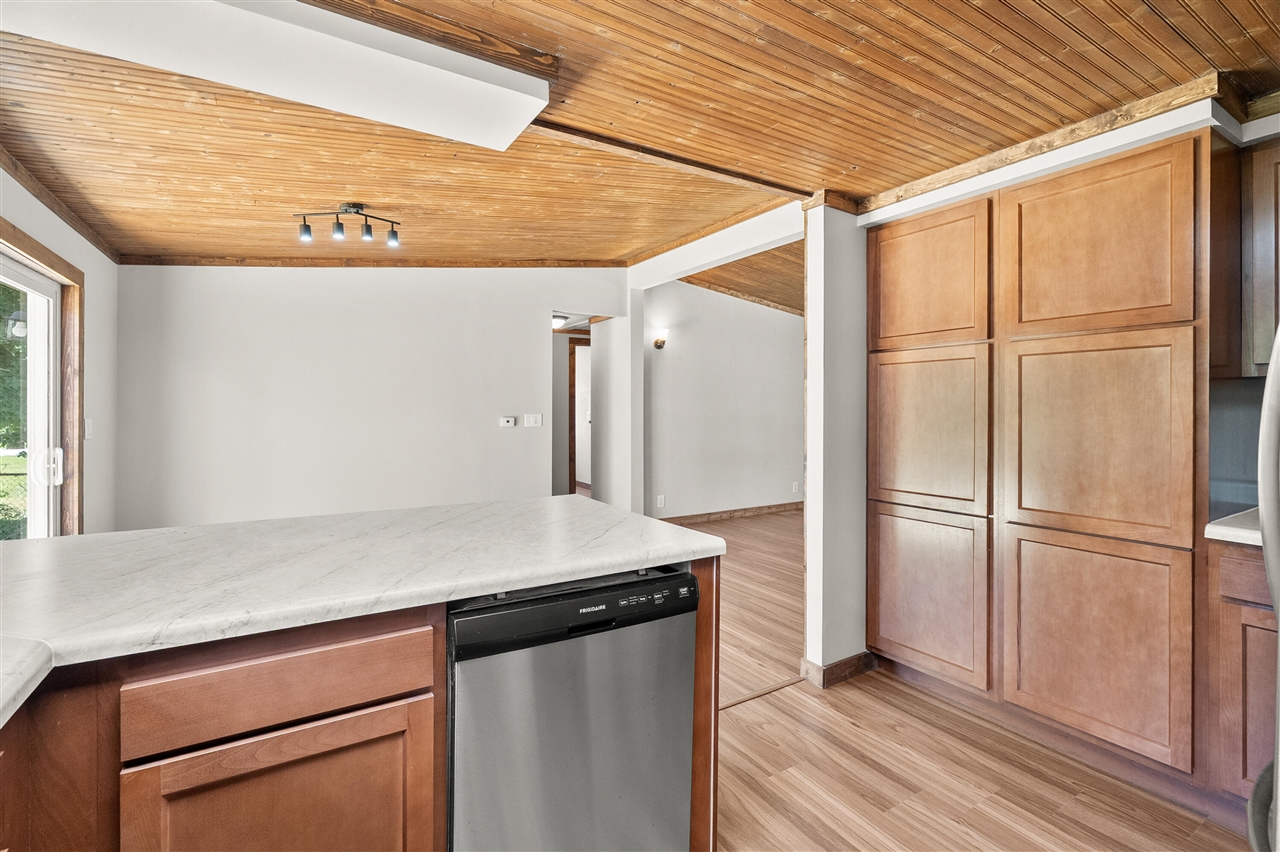 529 Riverside Drive Property Photo 13