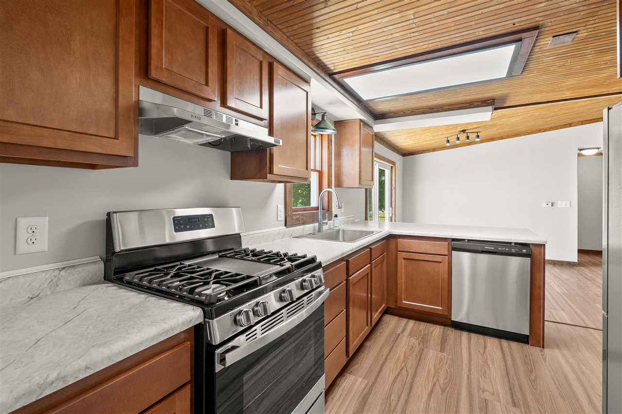 529 Riverside Drive Property Photo 14