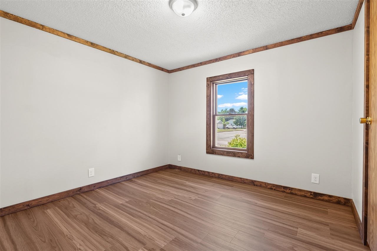 529 Riverside Drive Property Photo 17