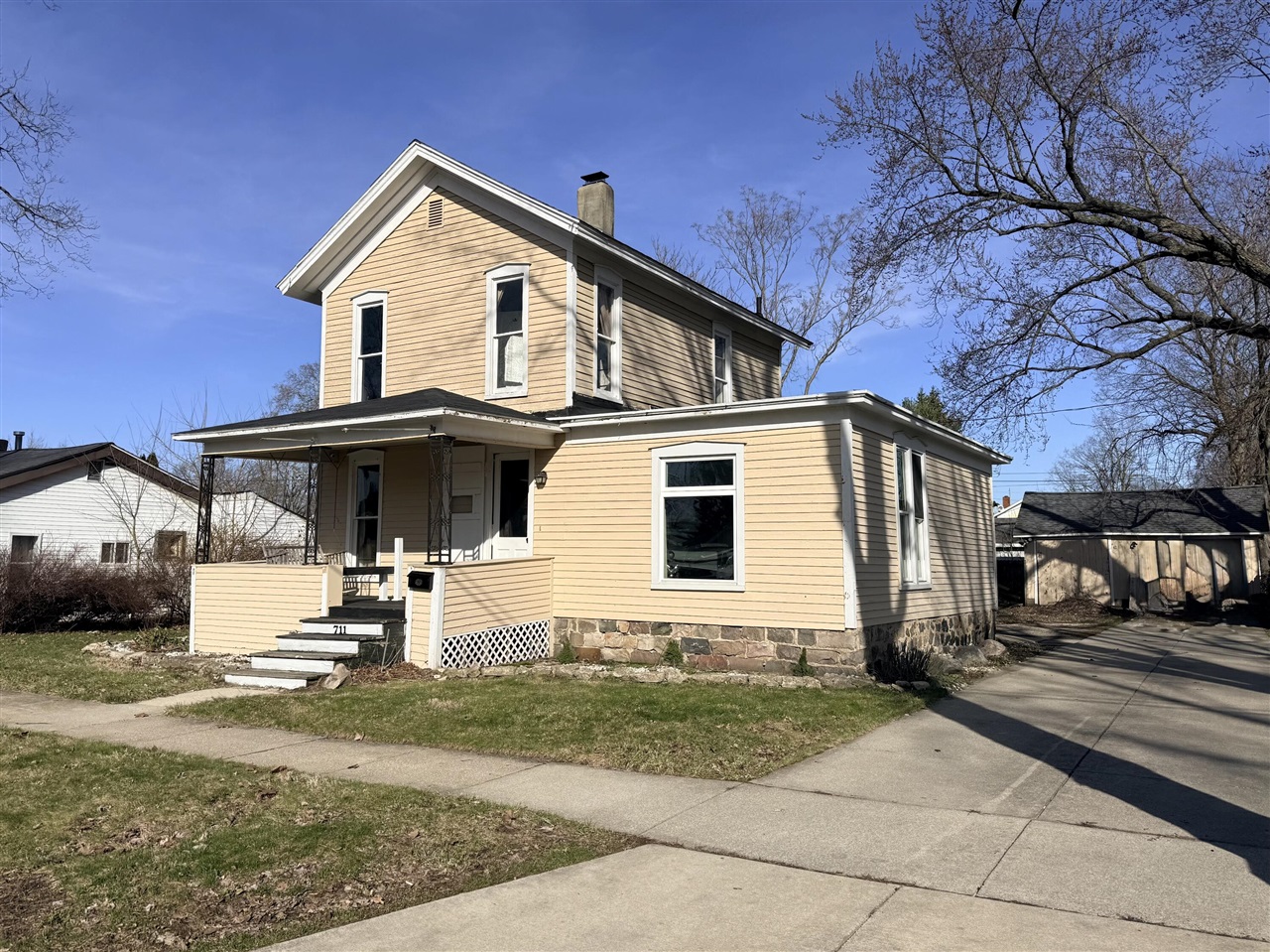 711 Maple Street Property Photo 1