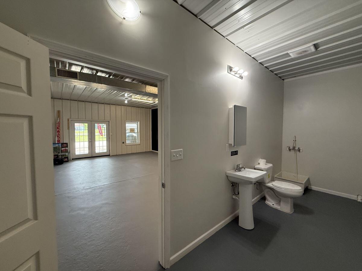 65994 M 43 Property Photo 14