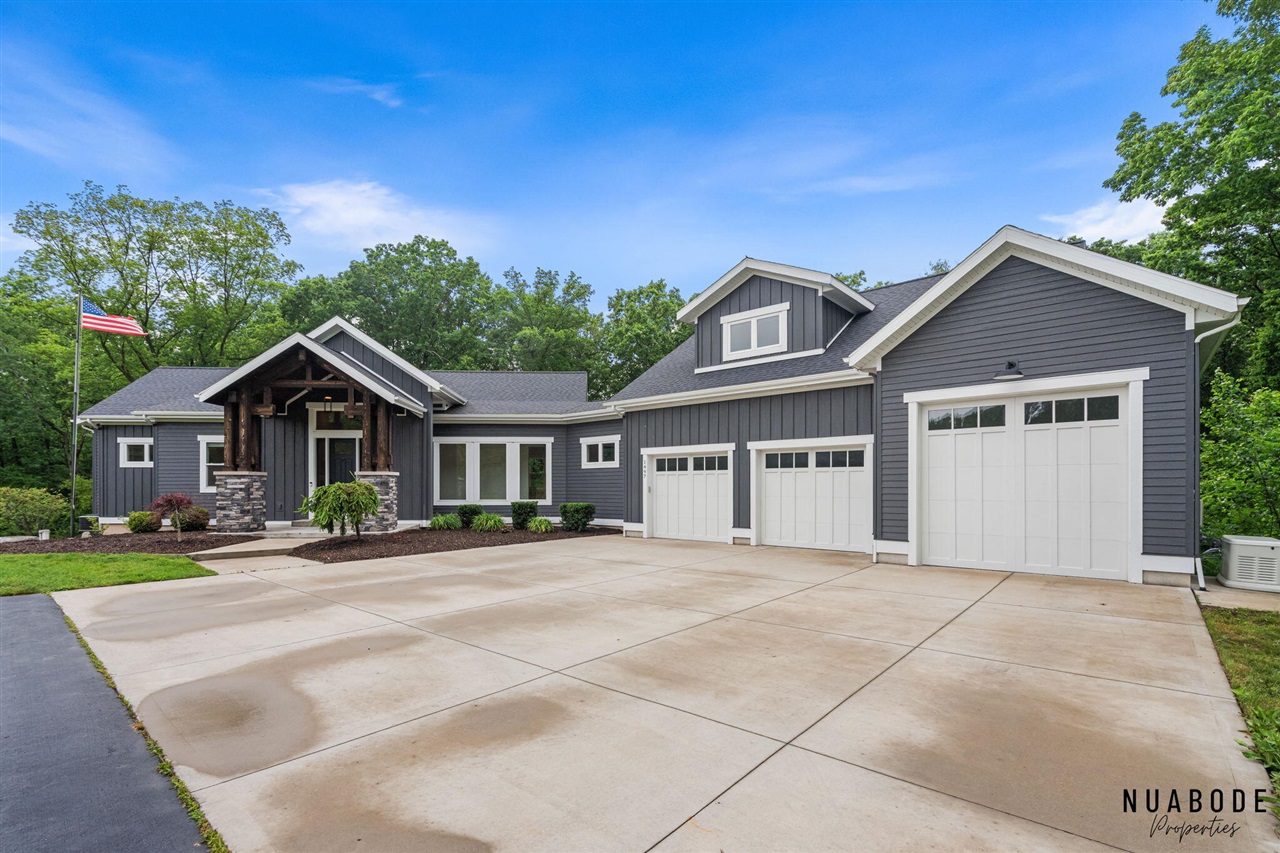 1497 10 Mile Road Property Photo 4
