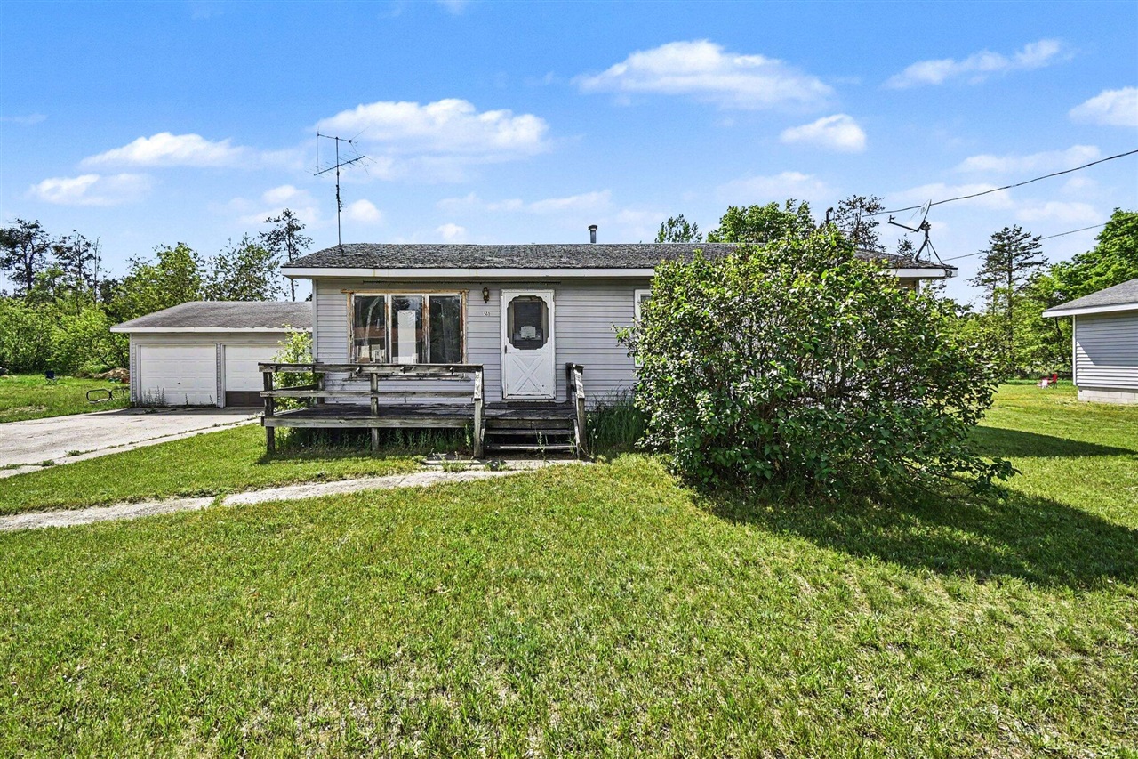 561 Pembroke Drive Property Photo 1